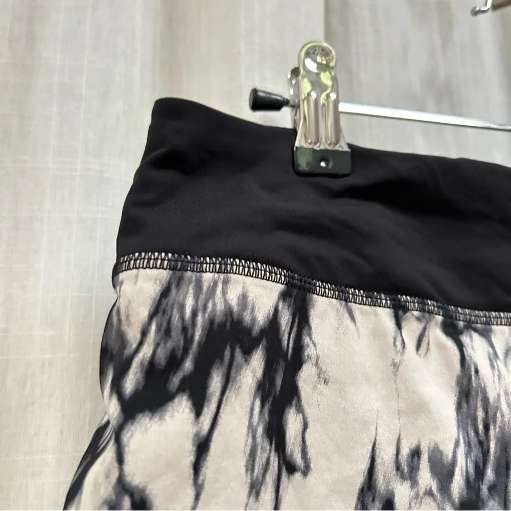 Lululemon Run: Pace Setter Skirt size 6 Great Granite Black Mojave Tan
